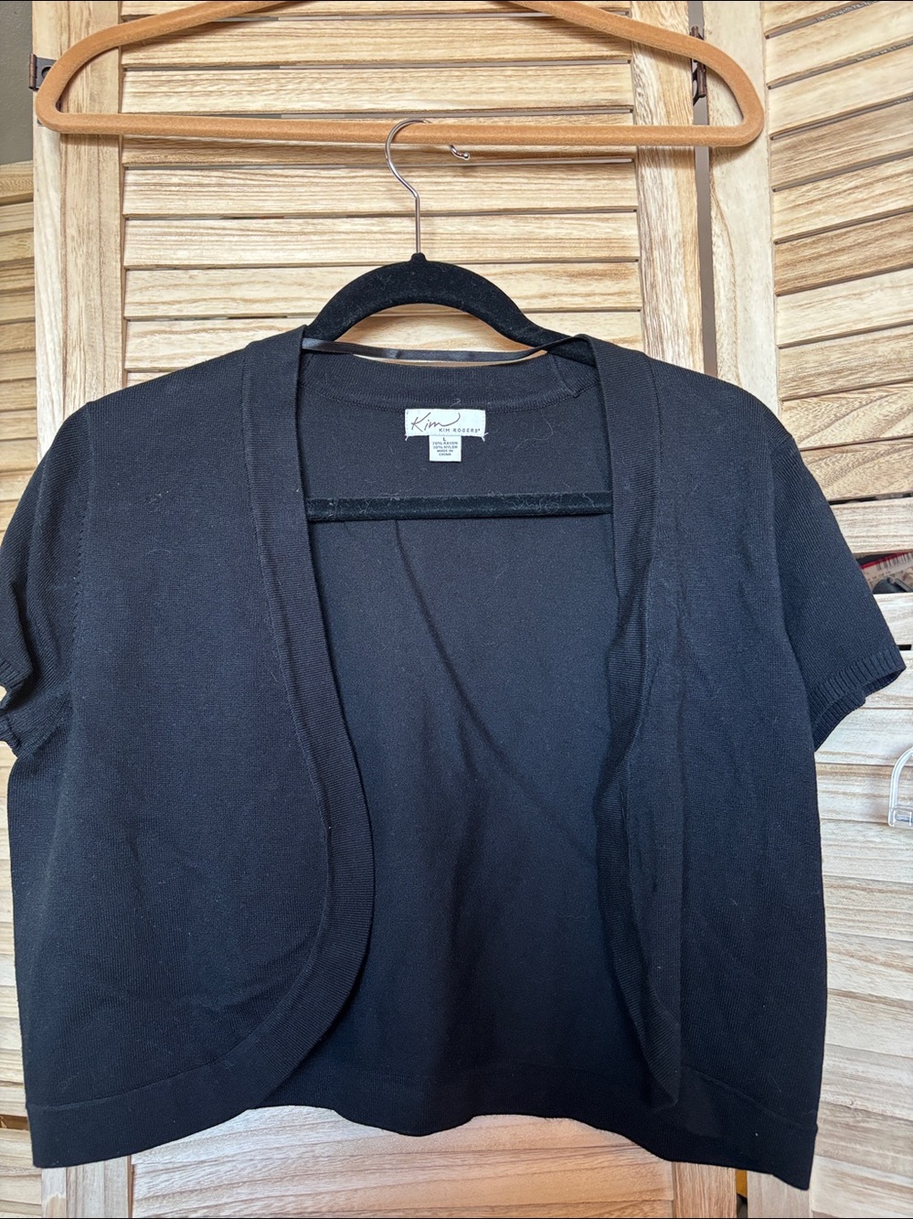 Kim Rogers Black short, sleeved cropped cardigan large